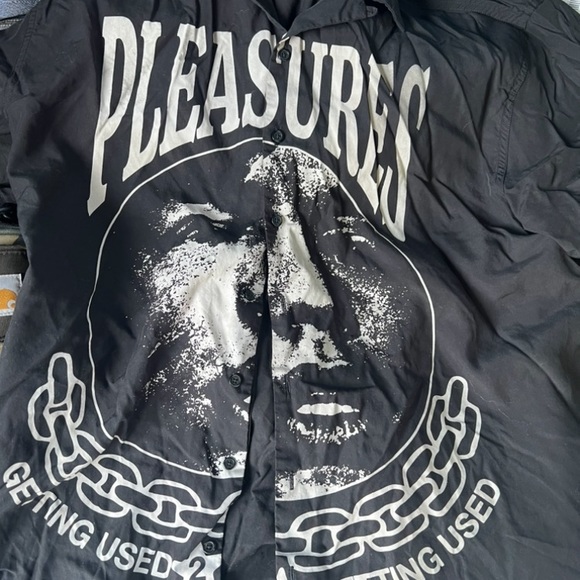 PLEASURES abstract loose fit button down shirt. Short sleeves. Worn once. - Picture 5 of 7